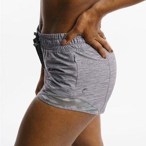 Zyia Active Gray Camo Mesh Hidden Zipper Shorts XL